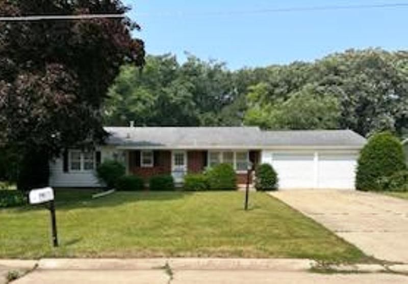 103 Hillside Dr, Charles City, IA 50616 MLS 20232618 Zillow