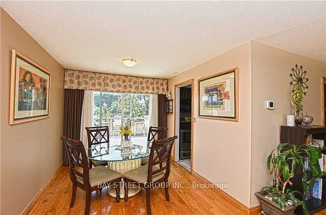 37 Caledon Ct — Photo 8
