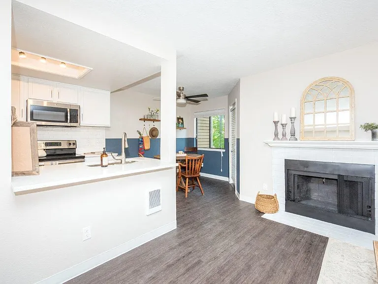Townhomes with a View — Photo 6