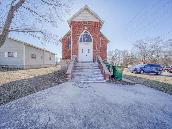 713 W 12th St, Rolla, MO 65401