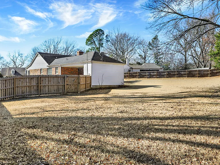 7126 Kings Castle Cv — Photo 26