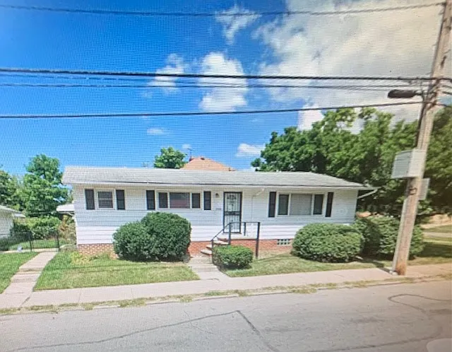 14505 Bartlett Ave photo 1