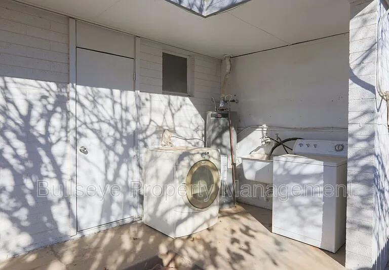 249 S Hobson — Photo 14