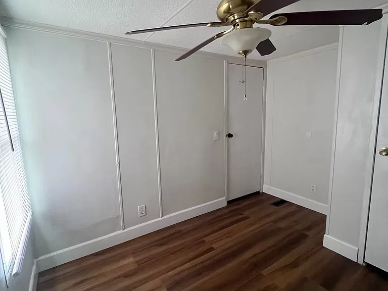 1400 Mobley Ln — Photo 4