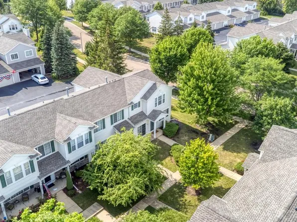 2279 Reflections Dr, Aurora, IL 60502