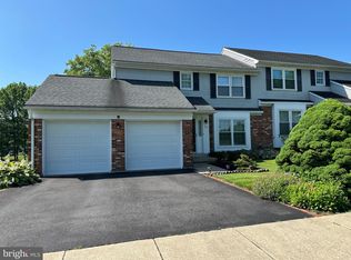 25 Green Meadow Ct, Newark, DE 19711