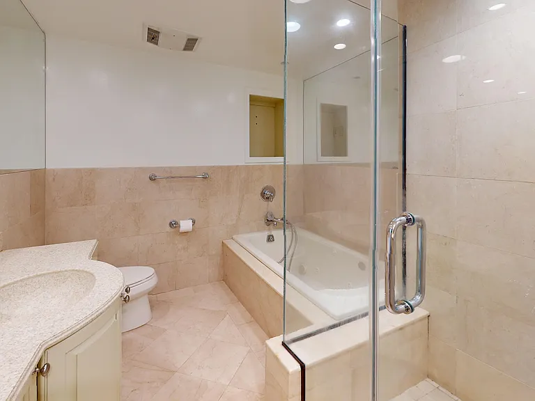 220 E 63rd St #2A — Photo 10