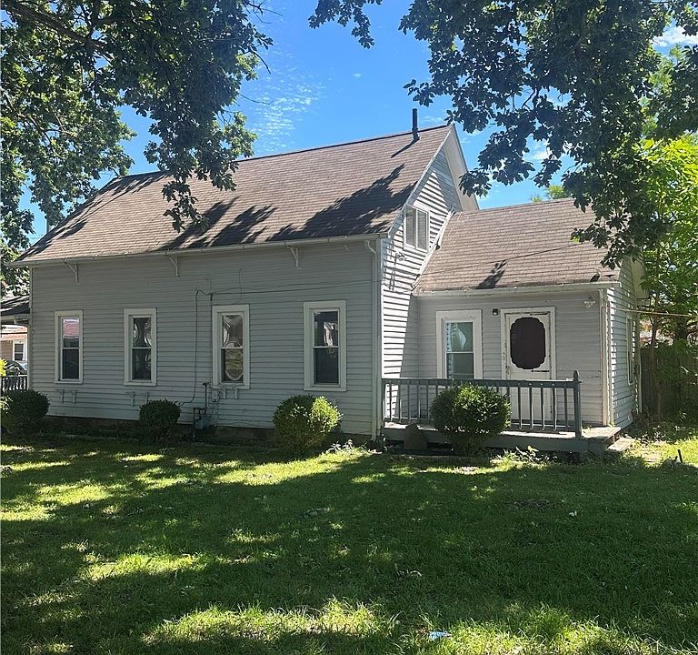 2nd image of 3015 Saratoga Ave