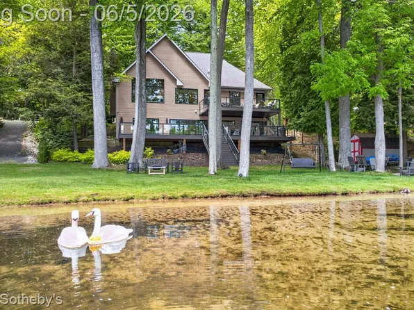 5084 N Birch Ave, Fountain, MI 49410
