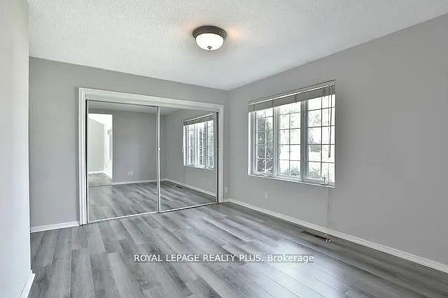 48 Birkbank Dr — Photo 3