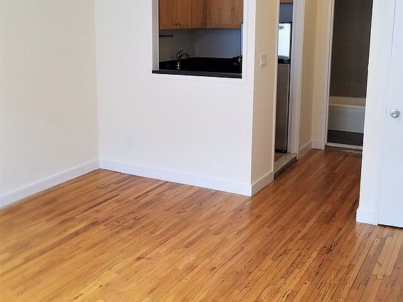 4th image of 1667 1st Ave #3W