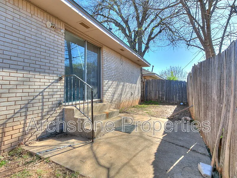 4508 NW 26th St — Photo 23