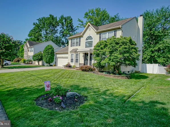 16 Charles Ave, Blackwood, NJ 08012