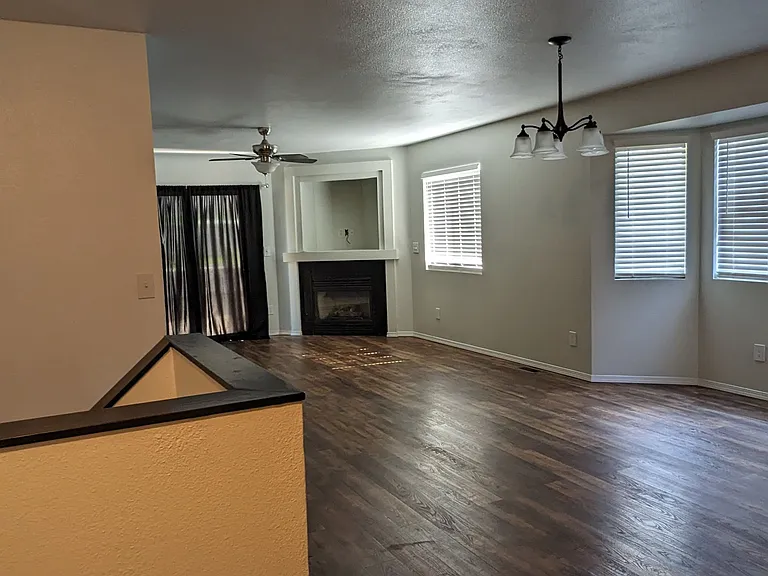 5444 Hicks Dr — Photo 3