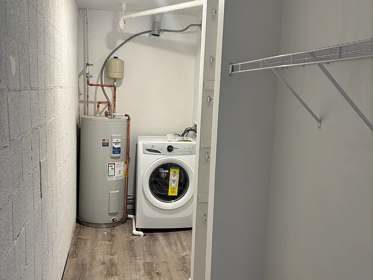 Parkhill Terrace Apartments — Photo 8