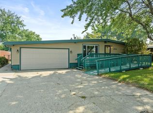 2512 6th St NW, Minot, ND 58703