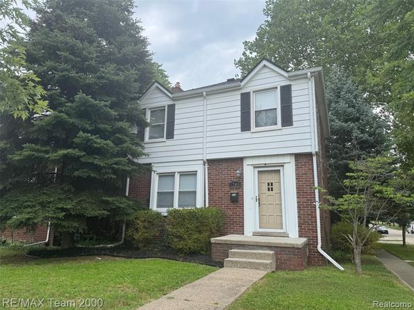 1700 N Rosevere Ave