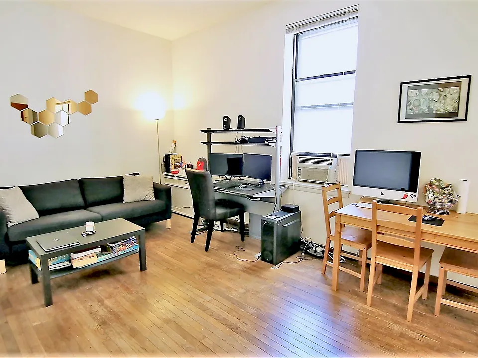 256 W 85th St #3B