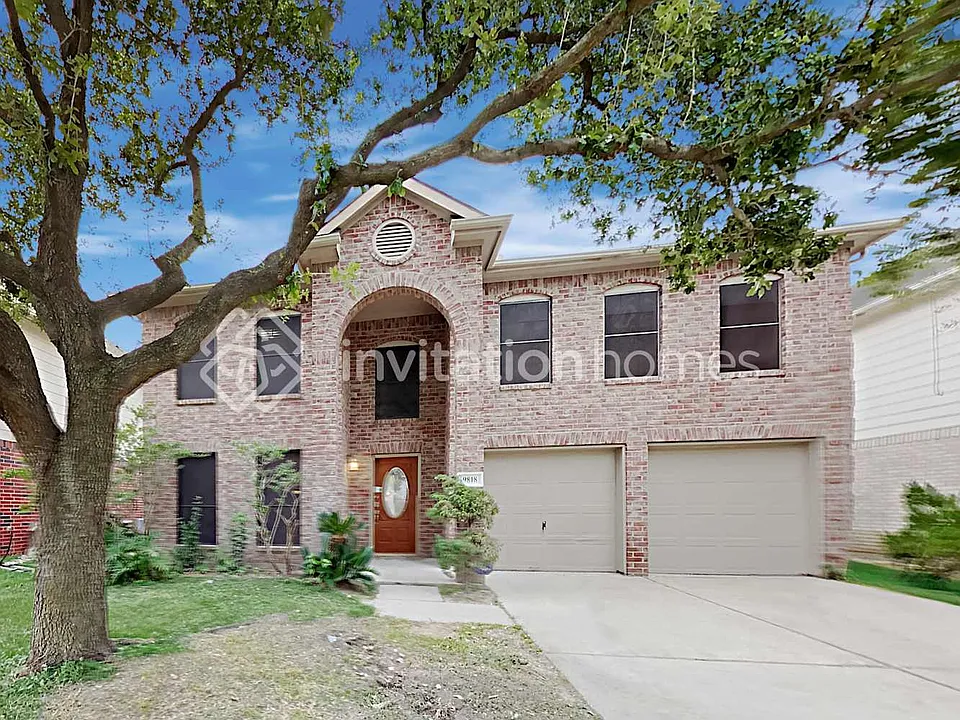 9818 Golden Prairie Ln