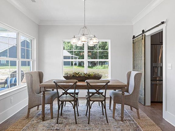 5th image of 1220 Neyland Cir #24