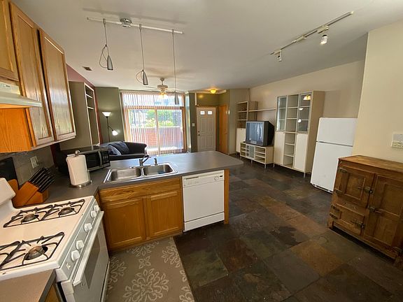 Kitchen / Living Room