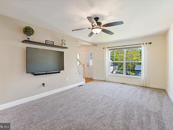 5th image of 2302 Spruce Ave