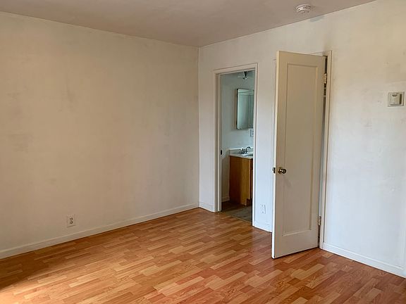 3rd image of 440 N Fair Oaks Ave APT 10