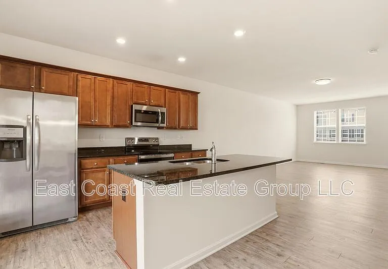 202 Magellan Dr — Photo 10