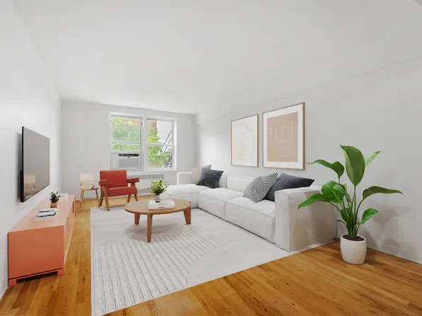 930 East 7th Street image 1 of 7