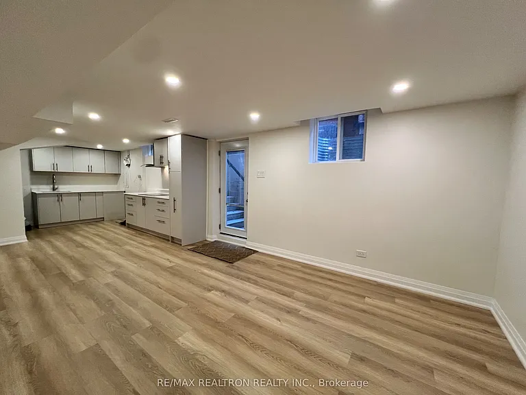 Trillium Dr — Photo 2
