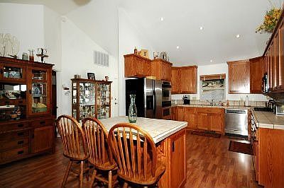 Center island for extra seating and entertaining