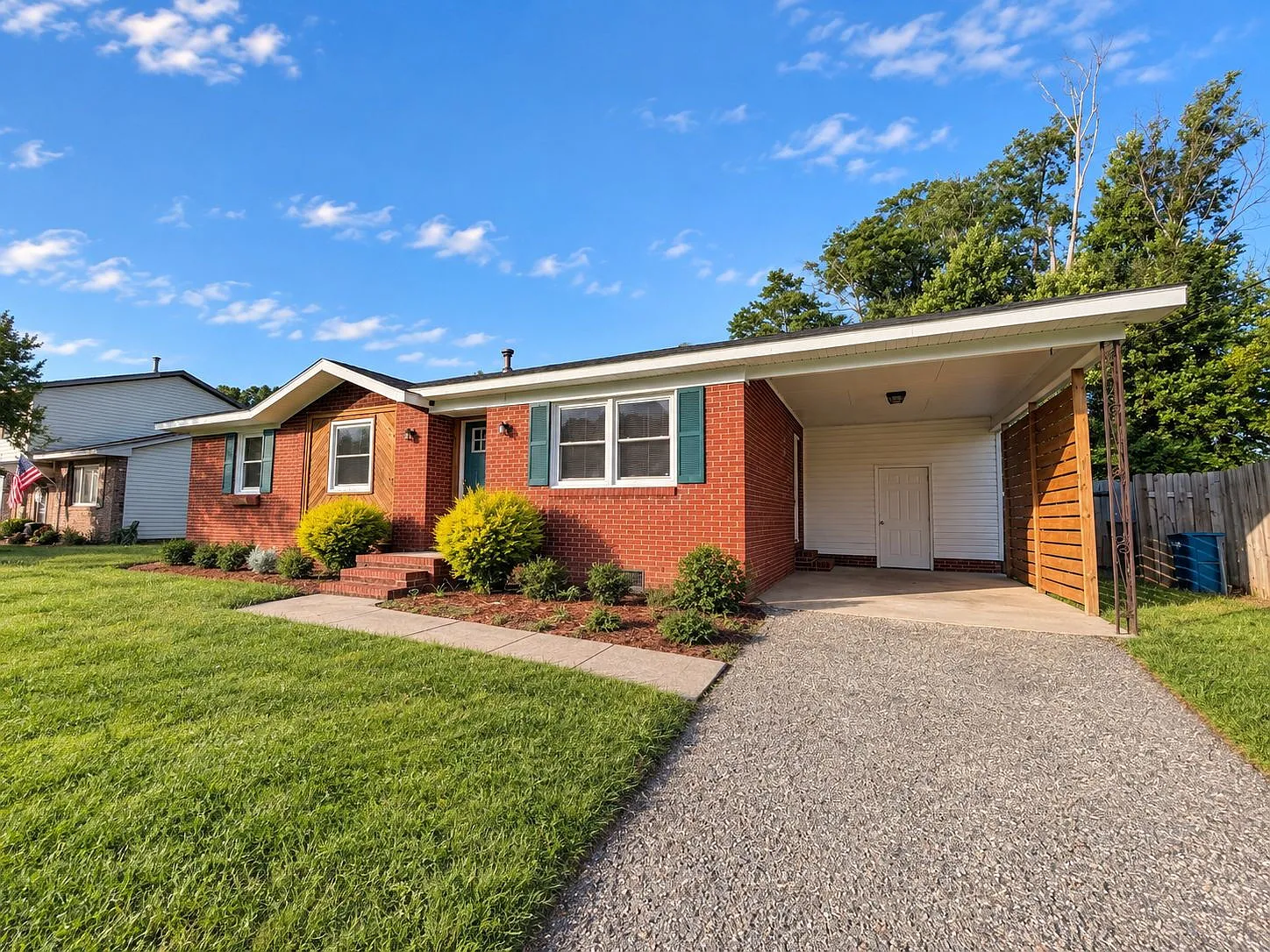 3 bed, 2.0 bath, $1,550 — Photo 2