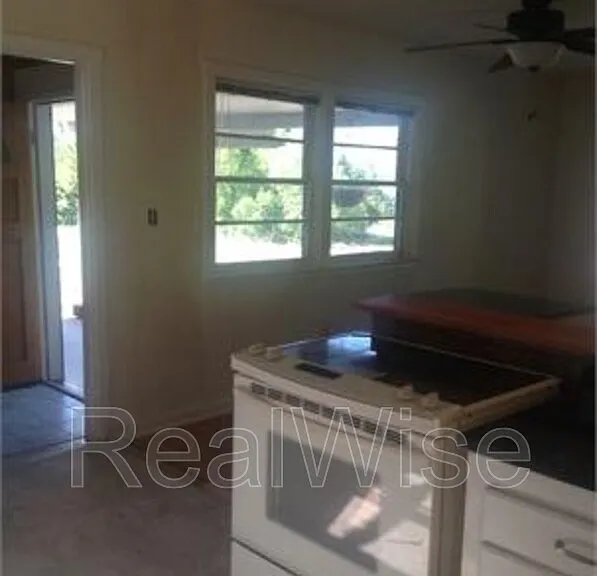 6750 Highway 66 — Photo 21