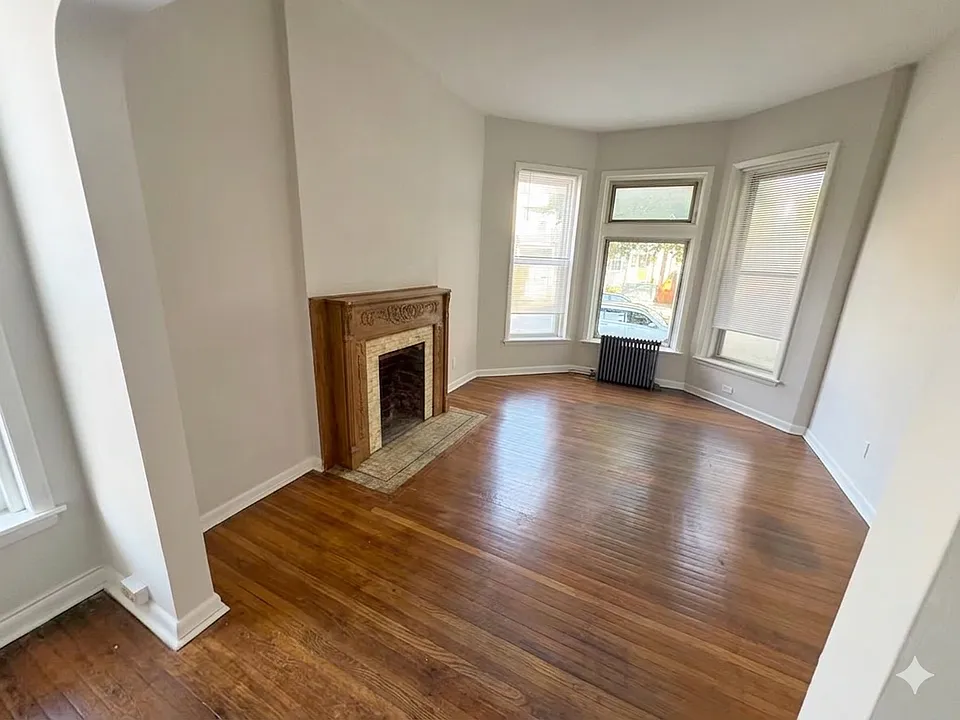 3444 N Paulina St #1