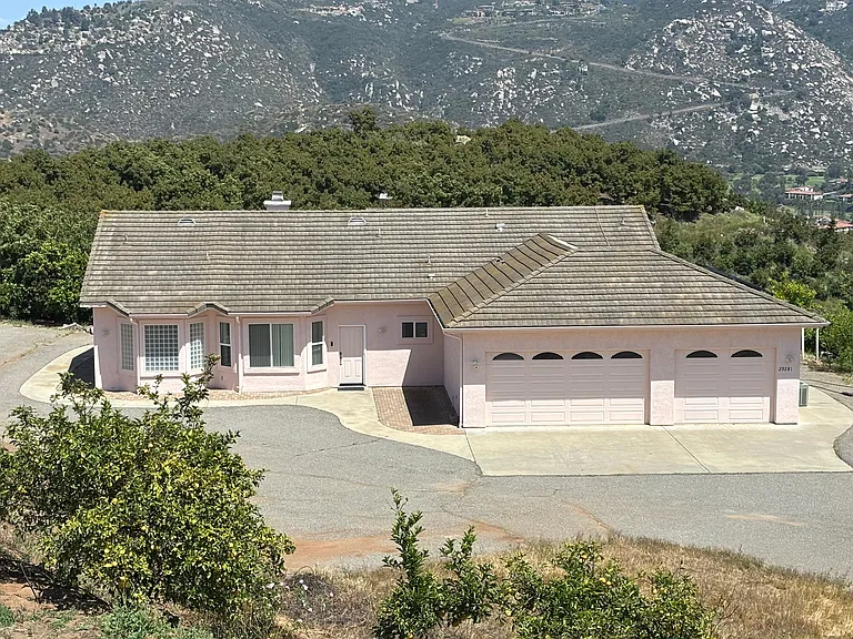 29281 Lawrence Welk Ln — Photo 1