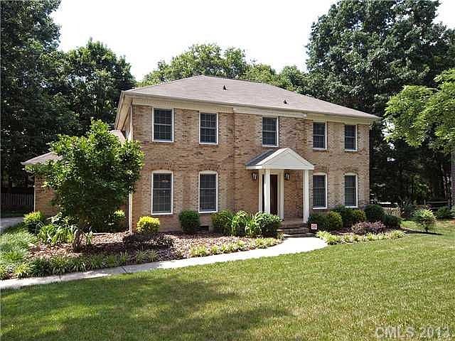 1st image of 4604 Ovington Cres