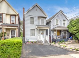123 Hillyard St, Hamilton, ON L8L6B5
