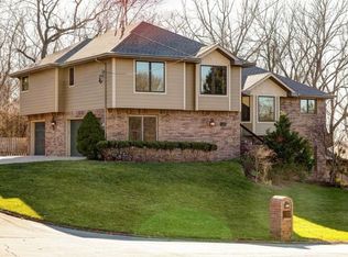 522 E McArthur Dr, Springfield, MO 65810