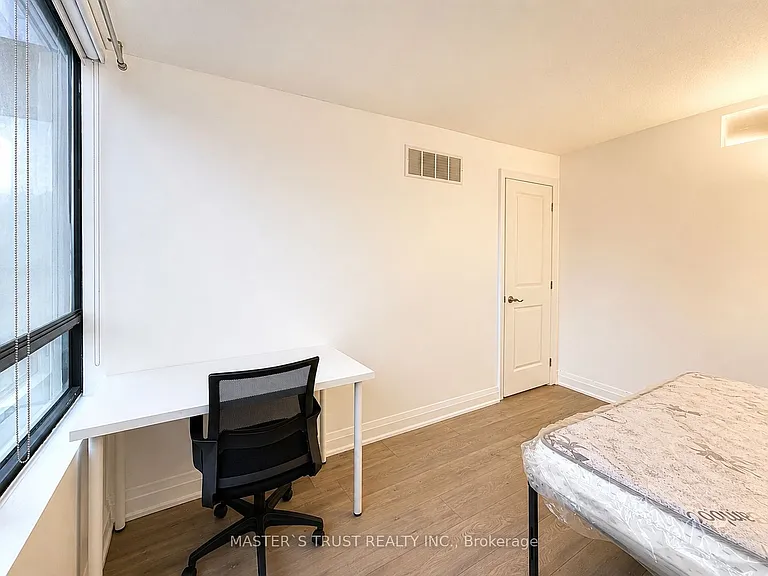 117 Gerrard St E #413 — Photo 14
