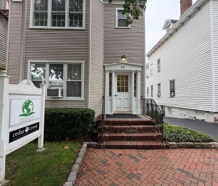 1st image of 16 Elm St APT 3