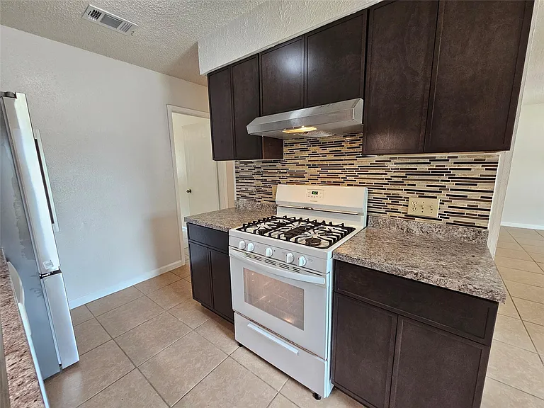 6800 Lunar Dr #B — Photo 11