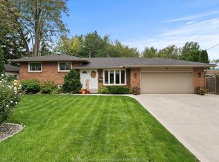 3831 Kathleen St, Windsor, ON N9G 1R1