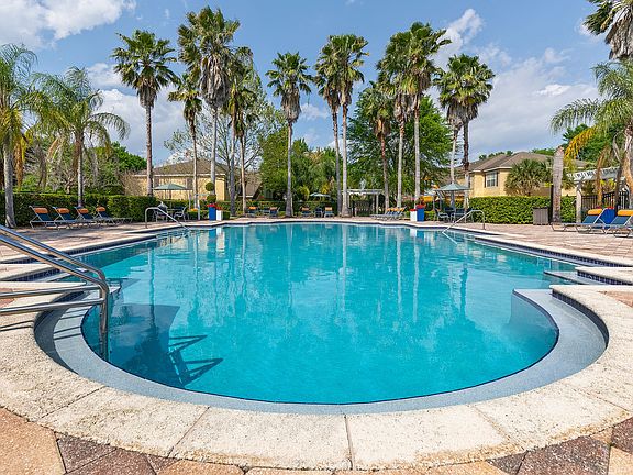 C24960_CitrusTower_Pool2_03