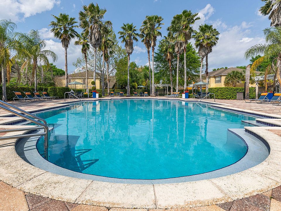 C24960_CitrusTower_Pool2_03