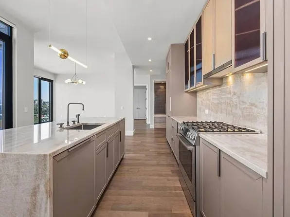 262 9th Street image 7 of 36