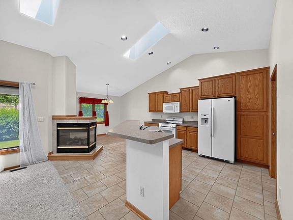 5th image of 533 Brant Cir #533