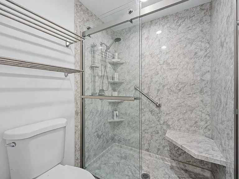 620 Holbrook Ct #101 — Photo 30