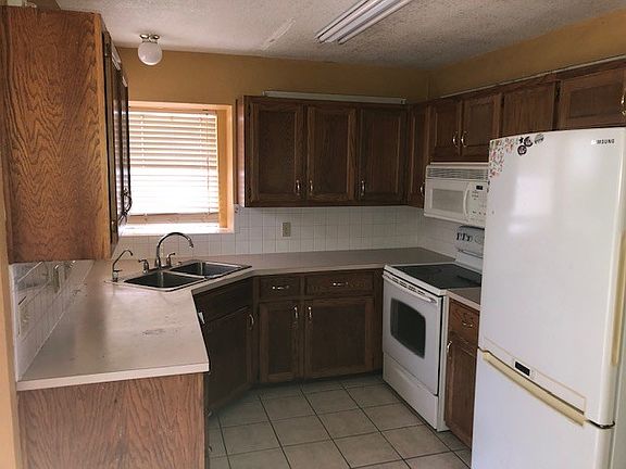 5th image of 310 Dove Hollow Dr