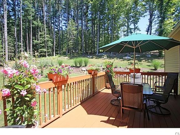 4th image of 1 Boulder Brook Ln