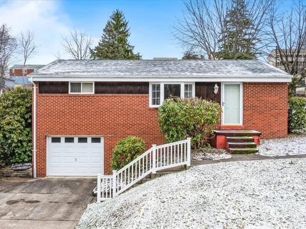 12 Suffolk Dr, Coraopolis, PA 15108